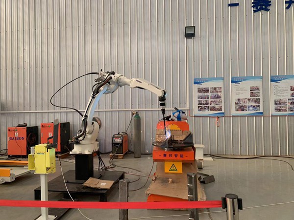 焊接機器人廠家：焊接機器人多少錢一臺？
