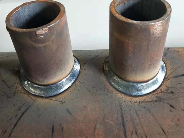 焊接機(jī)器人對環(huán)縫工件實(shí)現(xiàn)全位置焊接