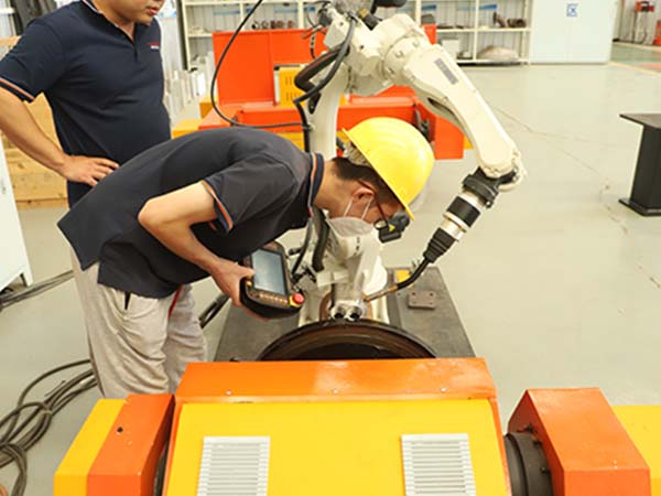 焊接機(jī)器人的氣壓驅(qū)動方式 焊接機(jī)器人的氣壓驅(qū)動方式